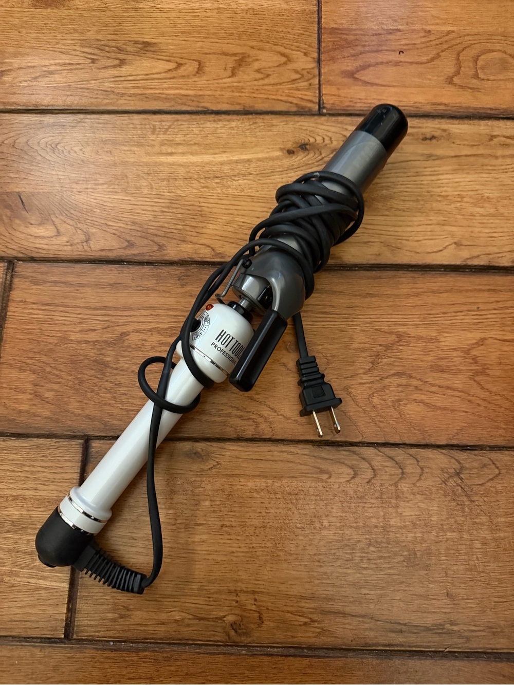 Hot tools 1.25 curling iron with clamp -